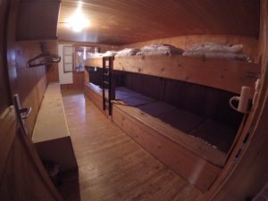 Holzzimmer Lagerhaus Chrüzhütte
