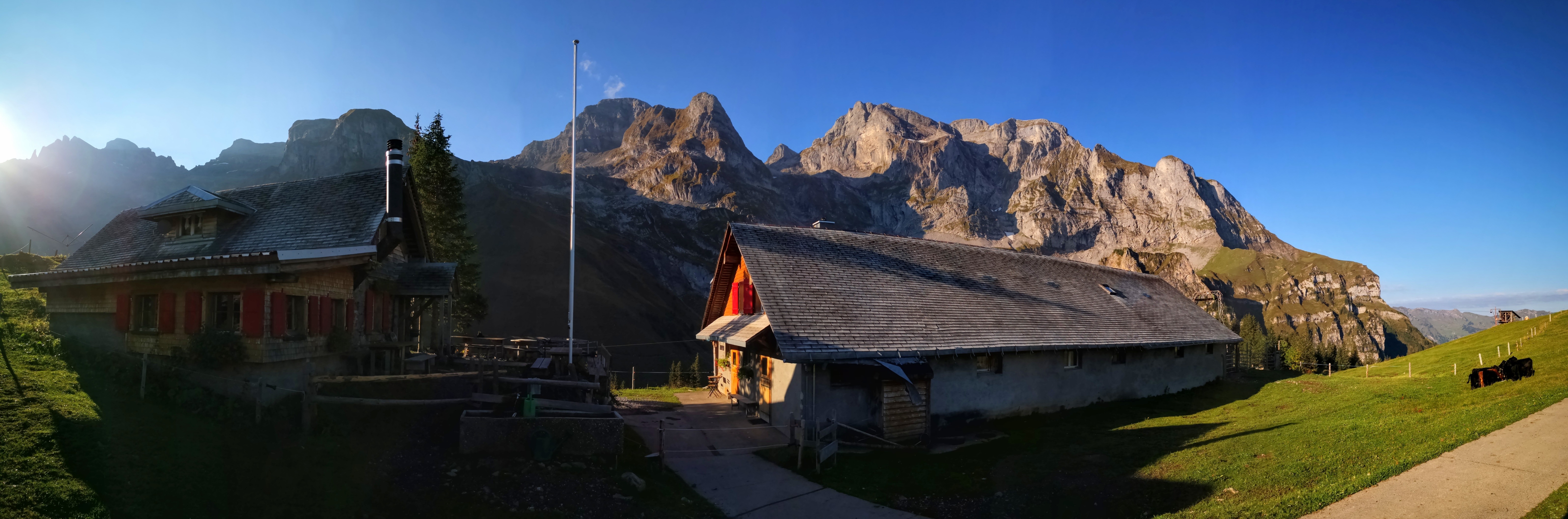 Alpwirtschaft Chrüzhütte im Herbst